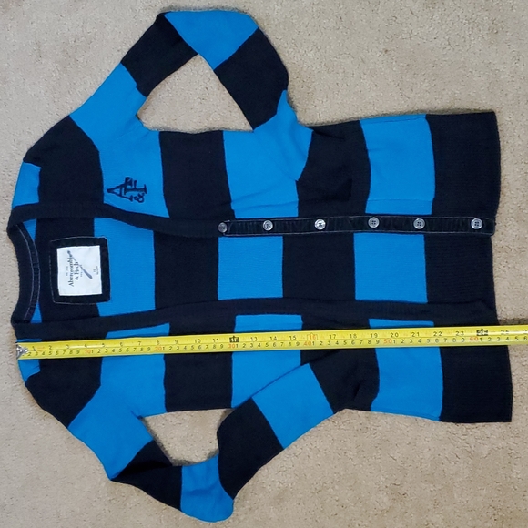 ⭐️ 3/$15 ⭐️ A&F striped cardigan - Picture 6 of 6